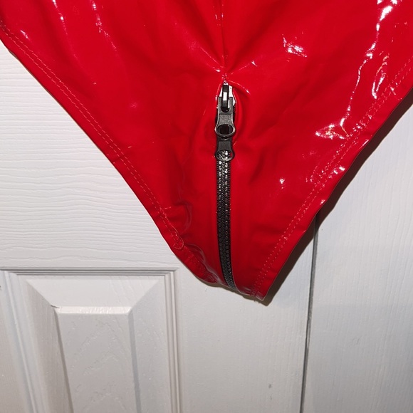 Women’s red bodysuit - Picture 3 of 7